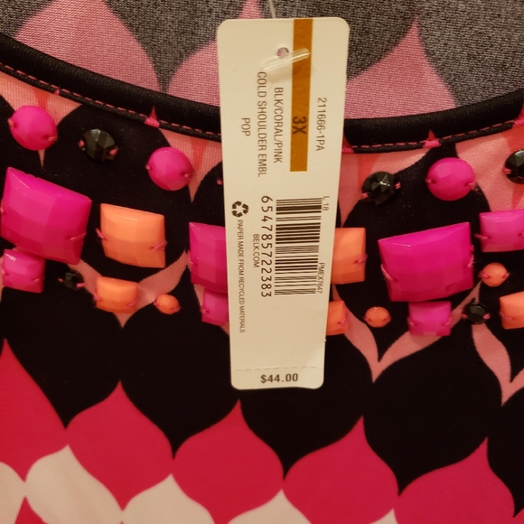 New! Ladies top - Picture 4 of 4